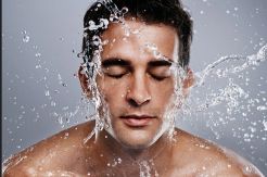 Ini Cara Membersihkan Wajah Pria