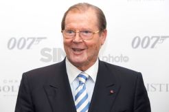 Legenda James Bond, Sir Roger Moore, Meninggal Dunia