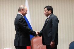 Temui Putin, Duterte Merapat ke Rusia