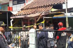 Densus 88 Geledah Rumah Terduga Teroris di Jalan Cibangkong kota Bandung