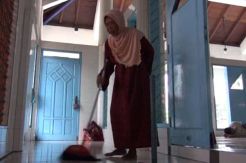 Kisah Nenek Sofiyah, Pembersih Masjid di Terminal Purabaya