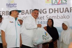 Pegawai PLN Sebarkan 50.000 Paket Sembako untuk Duafa
