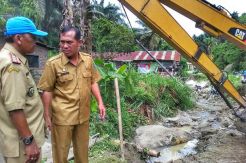 BPBD Perbaiki Jalan Ambles di Silou Kahean