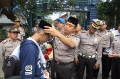 Operasi Simpatik di Tangerang, Pelanggar Diberi Sorban dan Peci