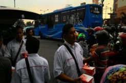 Pembagian Takjil untuk Masyarakat Perintah Ketua Umum DPP Perindo