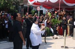 Patung Bung Karno Setinggi 9 Meter Diresmikan