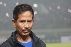 Tekad Bulat, Djanur Kekeuh Tinggalkan Persib Bandung