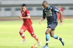 Anggota Lini Depan Cedera, Persib Alami Krisis Pemain