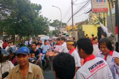 Perindo Jakarta Utara Bagikan Ratusan Takjil Gratis di Tanjung Priok
