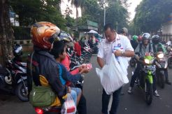 Setengah Jam, Ratusan Paket Takjil Perindo Ludes Diserbu Pengendara