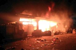Sudah 4 Jam, si Jago Merah Masih Mengamuk di Pasar Kramat Jati