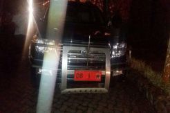 Mobil Dinas Bupati Mimika Dirusak Massa