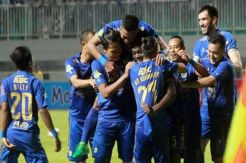 Sudah Dianggap Bapak, Skuat Persib Akan Terus Dukung Djanur