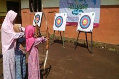 Nyantri sambil Belajar Memanah di Pesantren Holiday