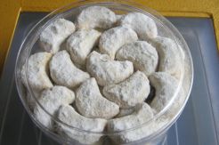 Tips Membuat Kue Putri Salju Pandan Lezat
