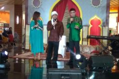 Ustad Aa Hadi & Finalis X Factor Hibur Buka Puasa Bersama MNC Shop