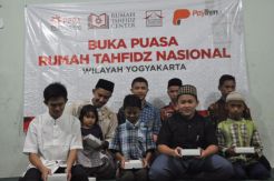Keceriaan Santri Rumah Tahfidz Seluruh Bantul saat Berbuka Puasa