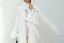 Tampil Stylish dengan Tunik di Hari Lebaran