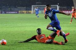 Tantan Siap Bayar Kepercayaan Persib Bandung