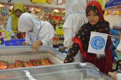 Di Penghujung Ramadan, PKPU Ajak Anak Yatim Belanja