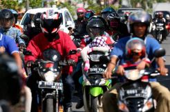 Macet Parah, Puluhan Ribu Kendaraan Menumpuk di Arteri Bekasi Sejak Semalam