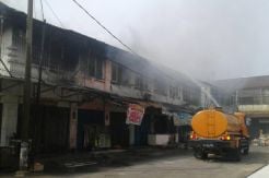 Si Jago Merah Mengamuk, Lima Ruko di Bekasi Terbakar