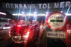 Gerbang Tol Merak Mengular hingga 4 Kilometer, Kendaraan Dialihkan