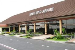 19 Penerbangan di Bandara Adisutjipto Terganggu Balon Udara