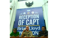 Kisah Kapten Brian Llyod yang Terbang Solo Keliling Dunia