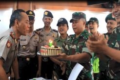HUT ke-71 Bhayangkara, TNI Buat Suprise di Kantor Polisi