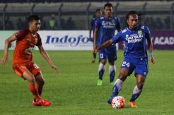 Gelandang Persib Tak Ingin Terkecoh Duo Belanda Juku Eja
