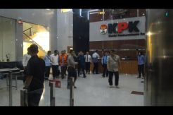 KPK Tahan Gubernur Sultra