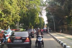 Jalan Macet, Warga Keluhkan...
