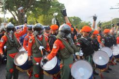Pawai Drumband Taruna AU Meriahkan Jalan Malioboro