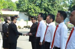 Kapolres Pekalongan Beri Penghargaan kepada Anggota Berprestasi