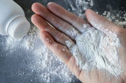 5 Manfaat Bedak Bayi untuk Kecantikan