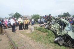 Dua Orang Tewas Setiap Hari di Perlintasan Kereta Api Tak Berpalang