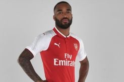 Lacazette Rebut Nomor...