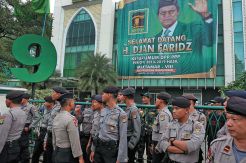 DPP PPP Diserang Puluhan Orang Tak Dikenal dan Dilempari Batu