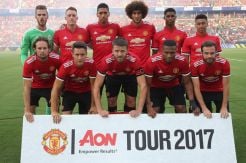 Contek Conte, Mourinho Akan Lebih Sering Gunakan 3 Bek di Musim Ini