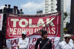 Ratusan Anggota Ormas...