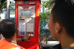 Meskipun Minim Sosialisasi, Warga Mulai Gunakan Mesin e-Parkir di Bandung