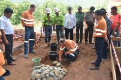 Tambang Emas Martabe...