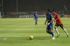 Panas! Duel Persib Kontra Persija Ricuh di Akhir Laga