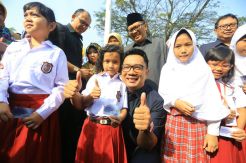 Ridwan Kamil Keluarkan Kartu Bandung Juara untuk Siswa Tak Mampu