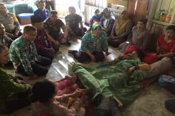 Bupati Kobar Bantu Pengobatan Warganya yang Dipasung
