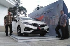 Honda Pasang Target Penjualan Jazz 200 Unit