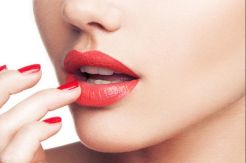Atasi Bibir Pecah dengan Lipstik Caramel