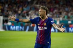 Indikasi Tinggalkan Barcelona, Neymar Akan Lakukan Tes Medis Pekan Ini