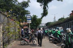 Hari Pertama, Ratusan Pelanggar Trotoar Ditindak